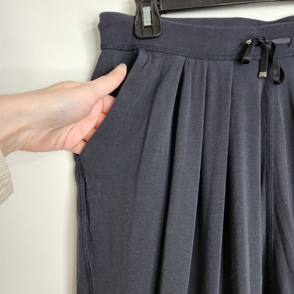 Lululemon Black "Free Mind" Low Rise Wide Leg Crop Athletic Pants Size 8 - Picture 5 of 14